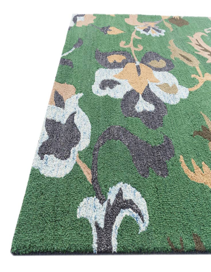 Detail image of  5' 1 x 8' Agra Rug