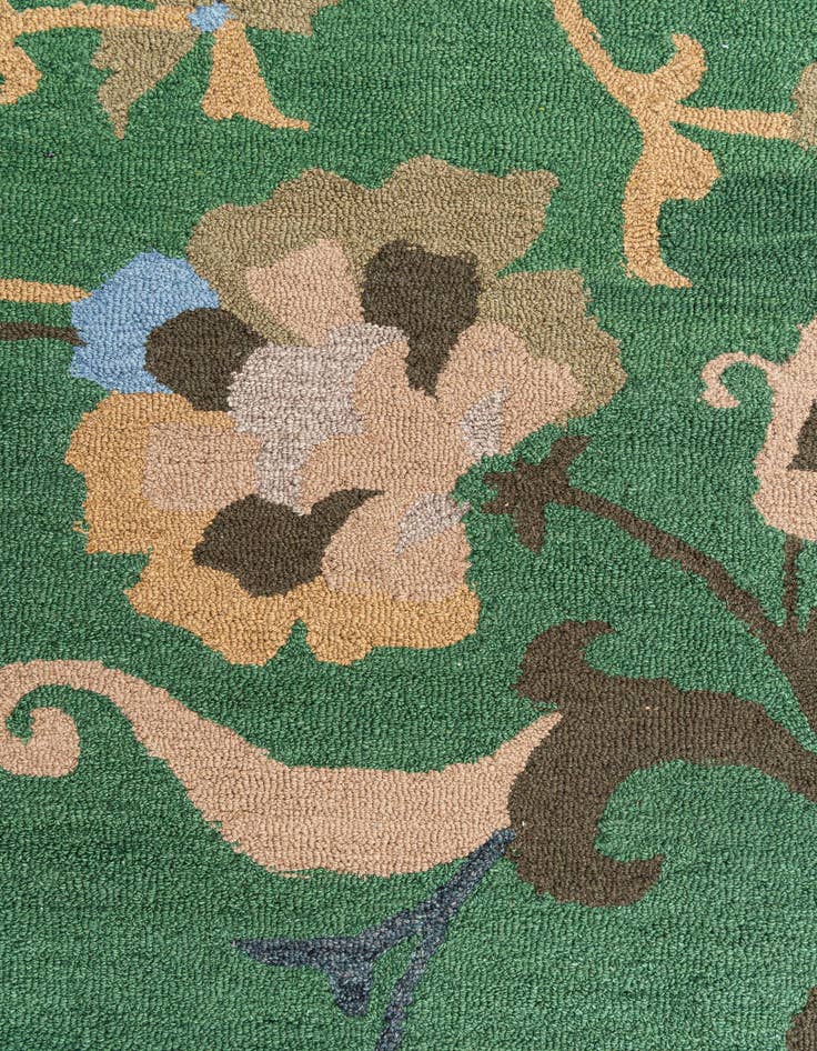 Detail image of  5' 1 x 8' Agra Rug