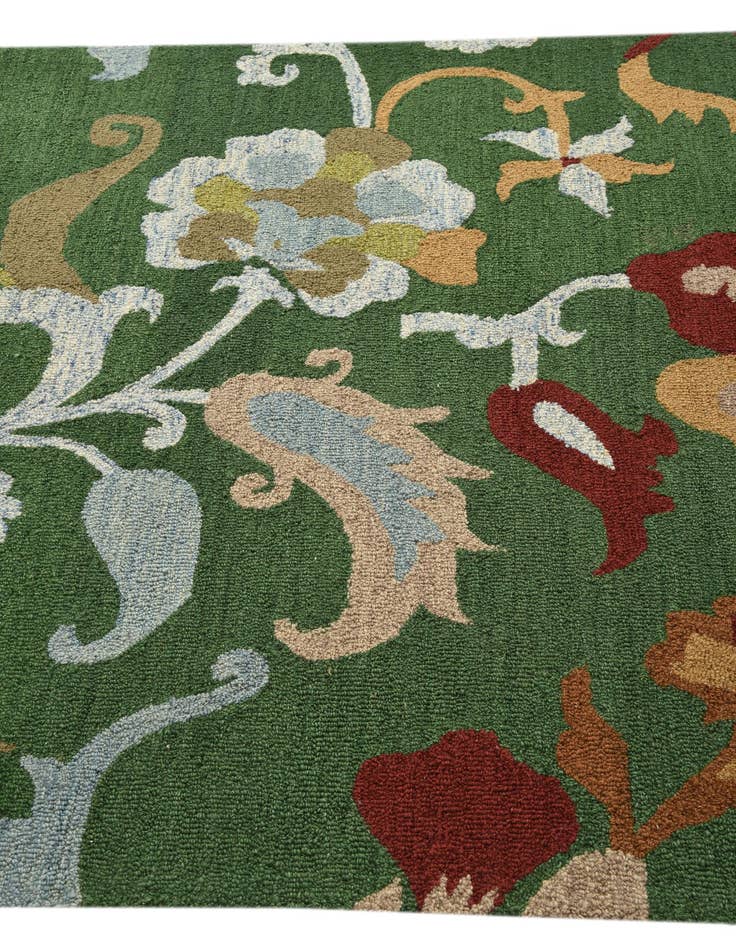 Detail image of  5' 1 x 8' Agra Rug