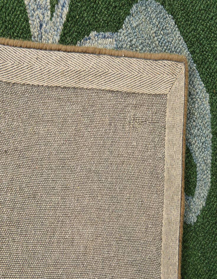 Detail image of  5' 1 x 8' Agra Rug