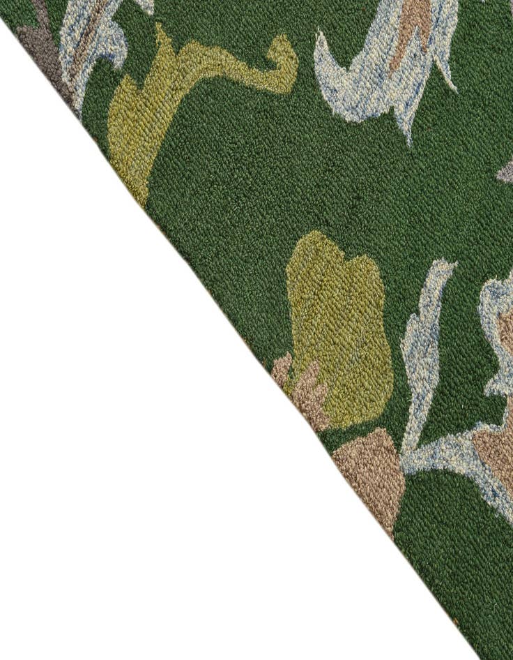 Detail image of  5' 1 x 8' Agra Rug