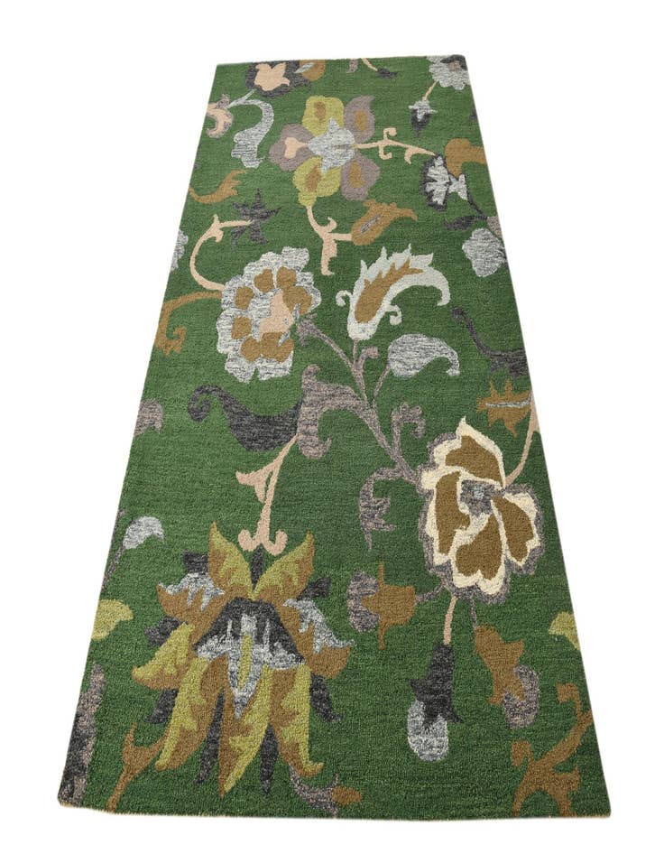 Detail image of  5' 1 x 8' Agra Rug