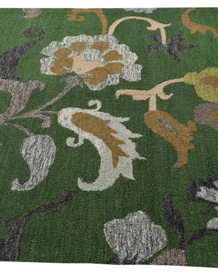 Detail image of  5' 1 x 8' Agra Rug