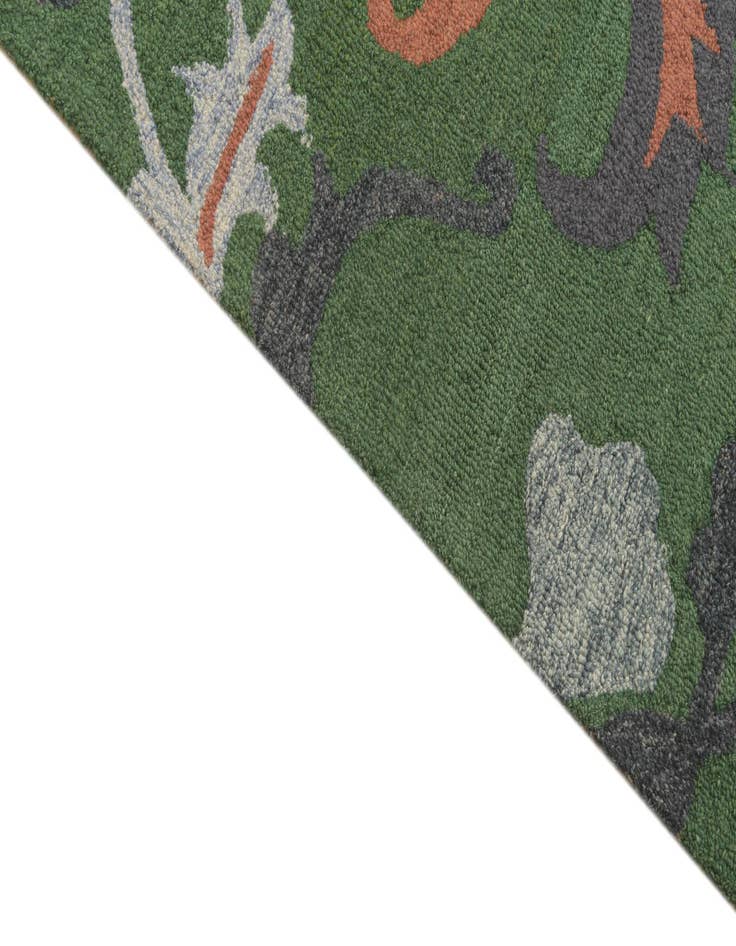 Detail image of  5' x 8' Agra Rug