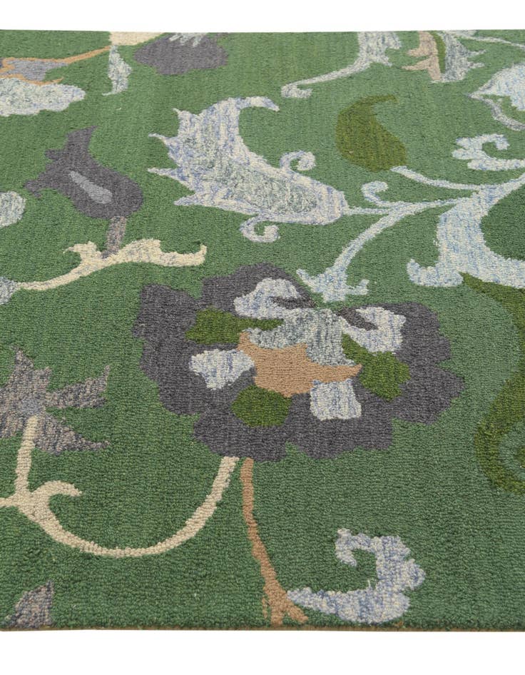 Detail image of  5' x 8' Agra Rug