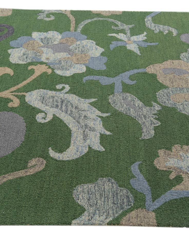 Detail image of 5' 1 x 8' Agra Wool Rug