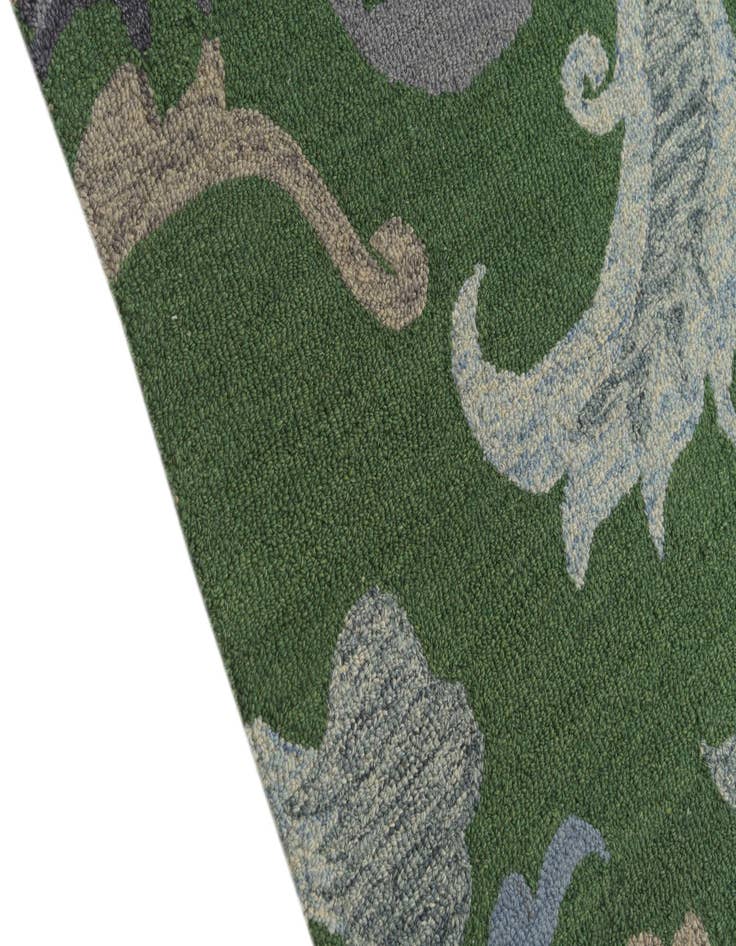 Detail image of 5' 1 x 8' Agra Wool Rug