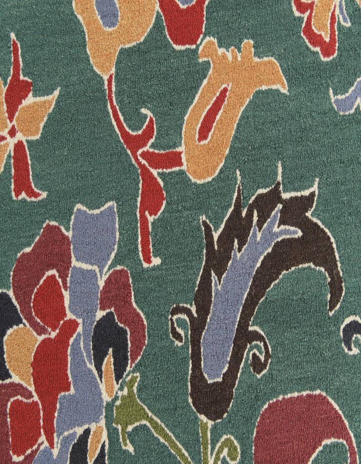 Detail image of 5' x 8' Agra Wool Rug