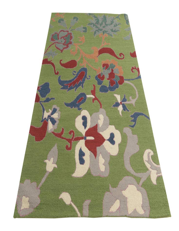 Detail image of  5' 1 x 8' Agra Wool Rug