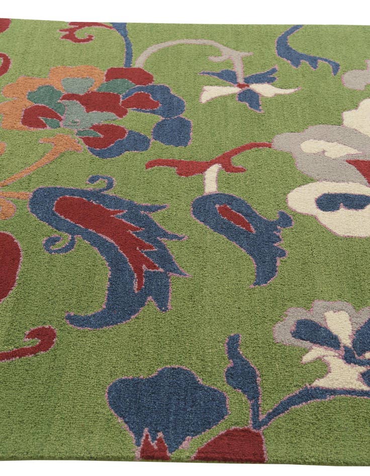 Detail image of  5' 1 x 8' Agra Wool Rug
