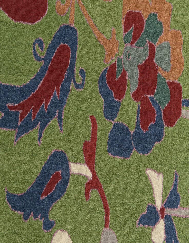 Detail image of  5' 1 x 8' Agra Wool Rug