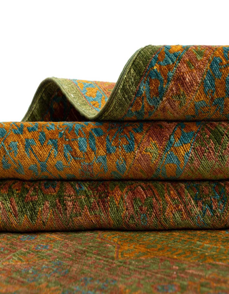 Detail image of  6' 11 x 9' 10 Amina Rug