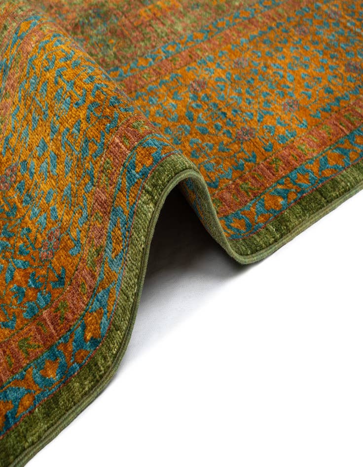 Detail image of  6' 11 x 9' 10 Amina Rug