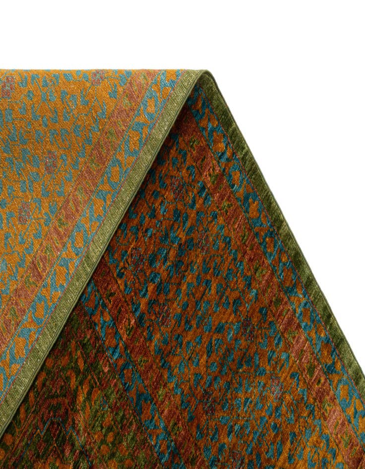 Detail image of  6' 11 x 9' 10 Amina Rug