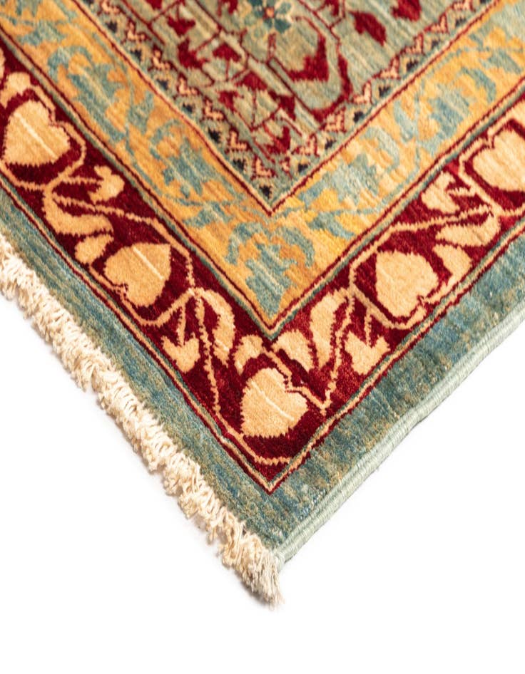 Detail image of  12' 3 x 15' 8 Amina Wool Rug