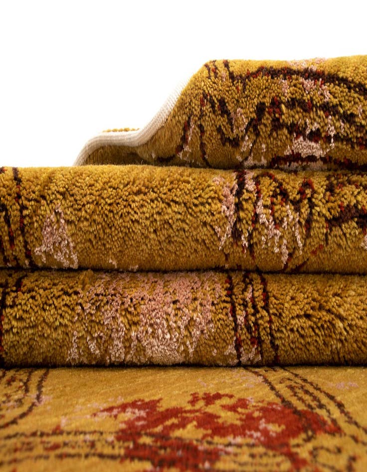 Detail image of  5' 6 x 8' Anar Wool Rug