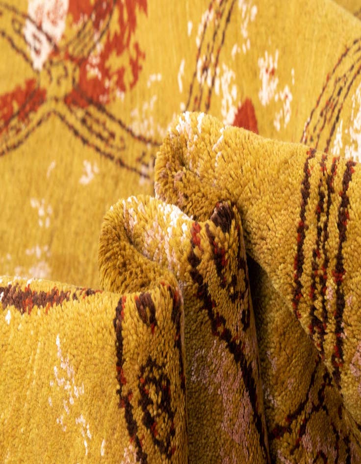 Detail image of  5' 6 x 8' Anar Wool Rug