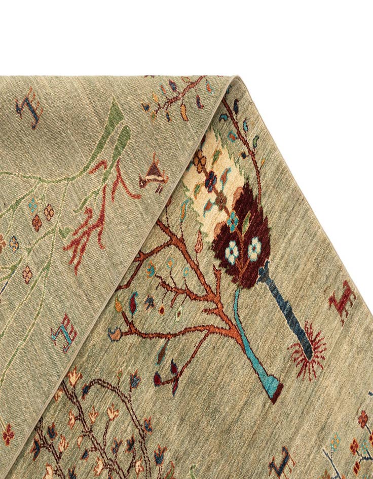 Detail image of  6' 11 x 9' 9 Ariana Rug