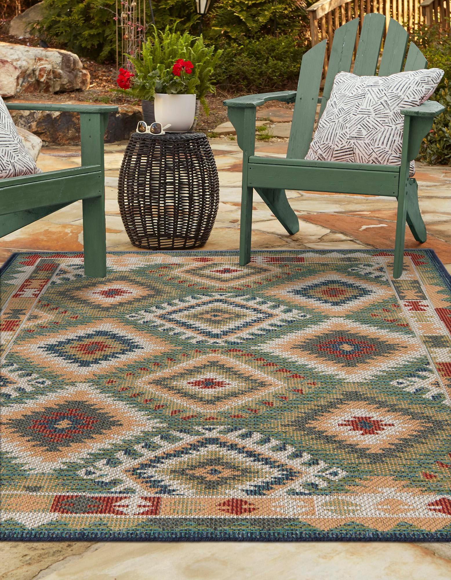 Green 6' x 9' Baja Indoor / Outdoor Rug | Rugs.com