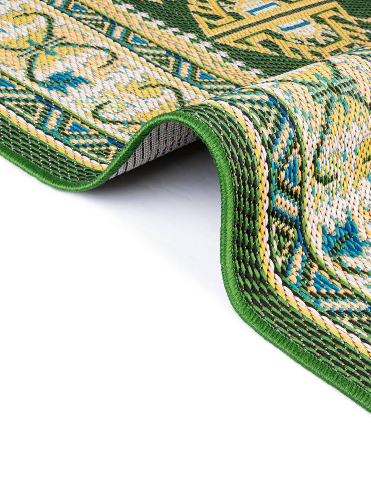 Detail image of  6' x 9'  Washable Baja Indoor / Outdoor Rug