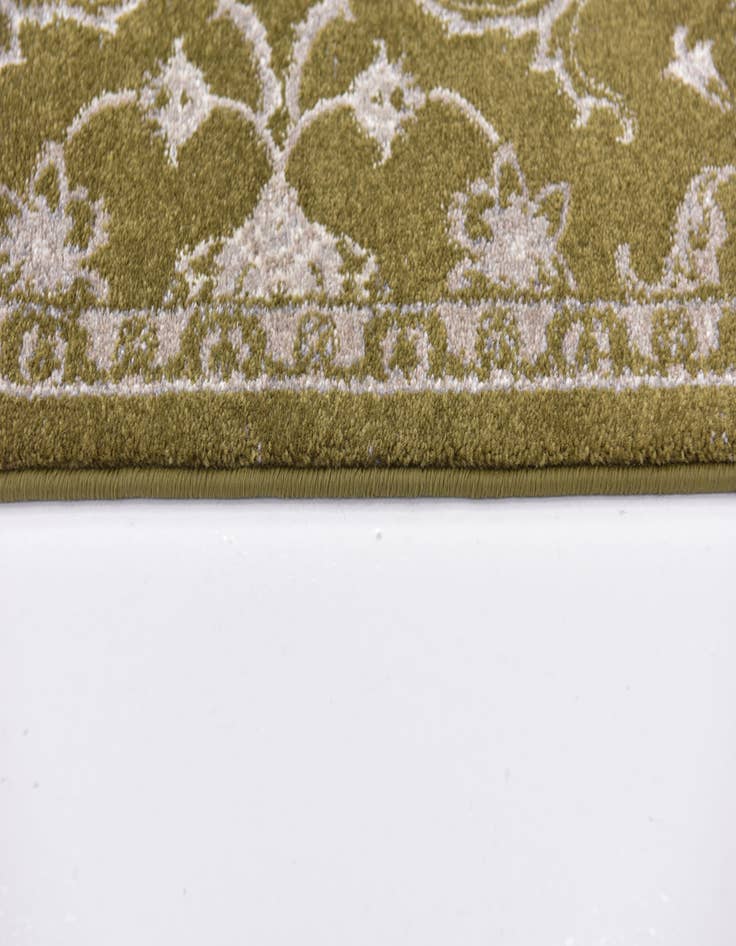 Detail image of  3' 10 x 5' 6 Chelsea Rug