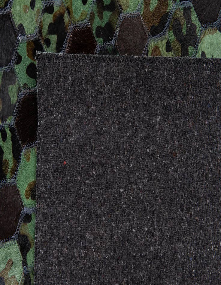 Detail image of  5' x 7' 10 Cowhide Stocks Rug