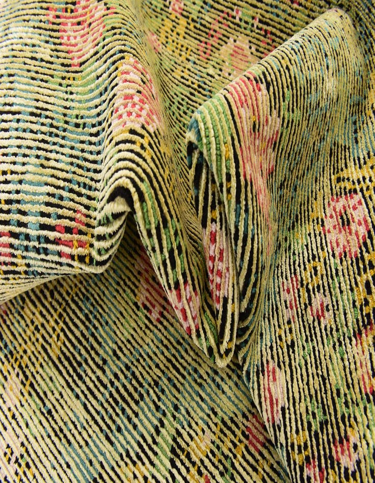 Detail image of  6' x 8' 2  Hand Knotted Darya Rug