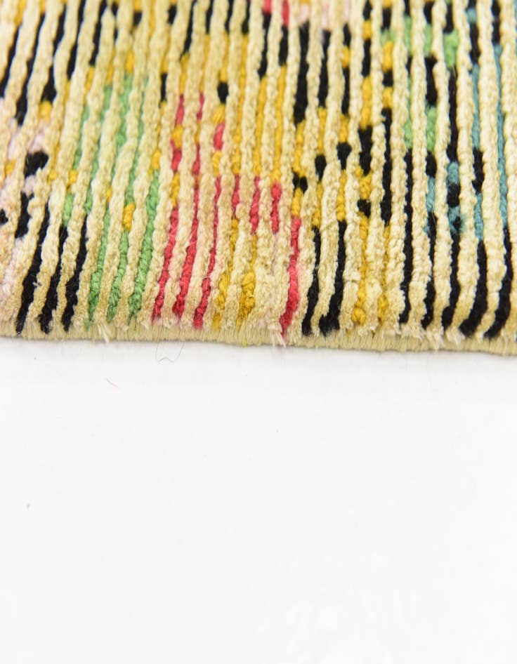 Detail image of  6' x 8' 2  Hand Knotted Darya Rug