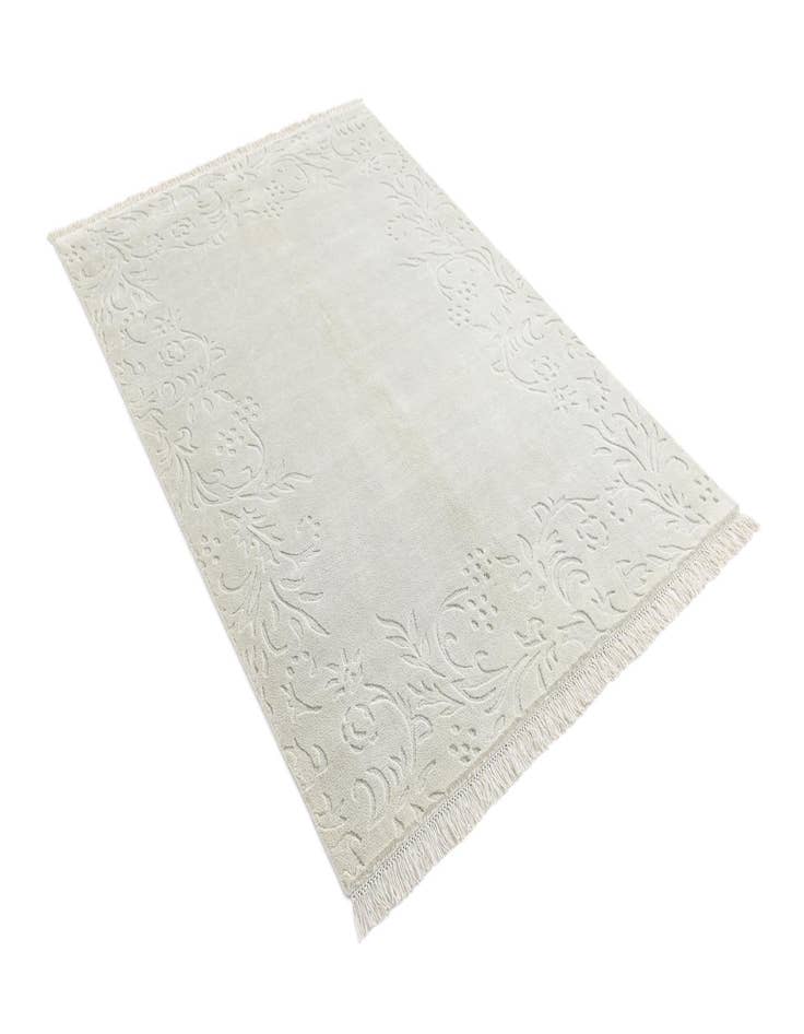 Detail image of  4' 2 x 6' 2 Darya Rug