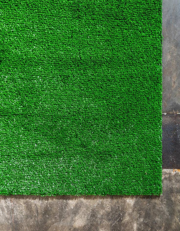 Detail image of  4' x 6' Fairway Grass Rug