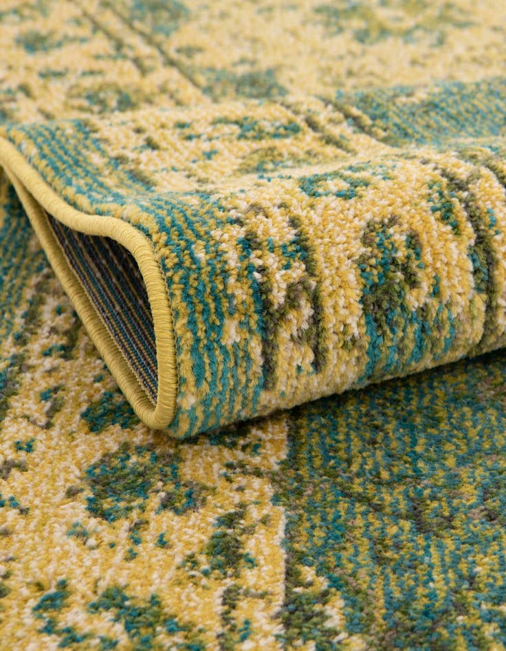 Detail image of  10' 6 x 16' 5  Washable Fleur Rug