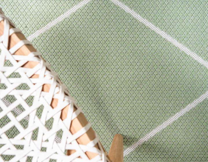 Green 7' 5 x 10' Georgia Rug | Rugs.com