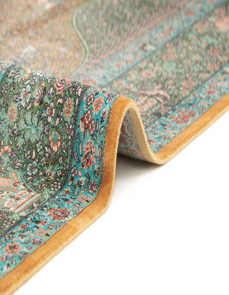 Detail image of  4' 10 x 7' 4 Ghom Design Rug