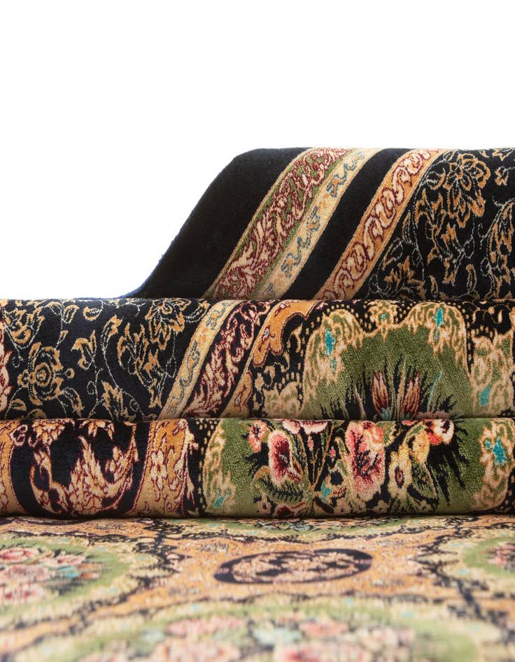 Detail image of  6' 6 x 9' 8 Ghom Design Rug