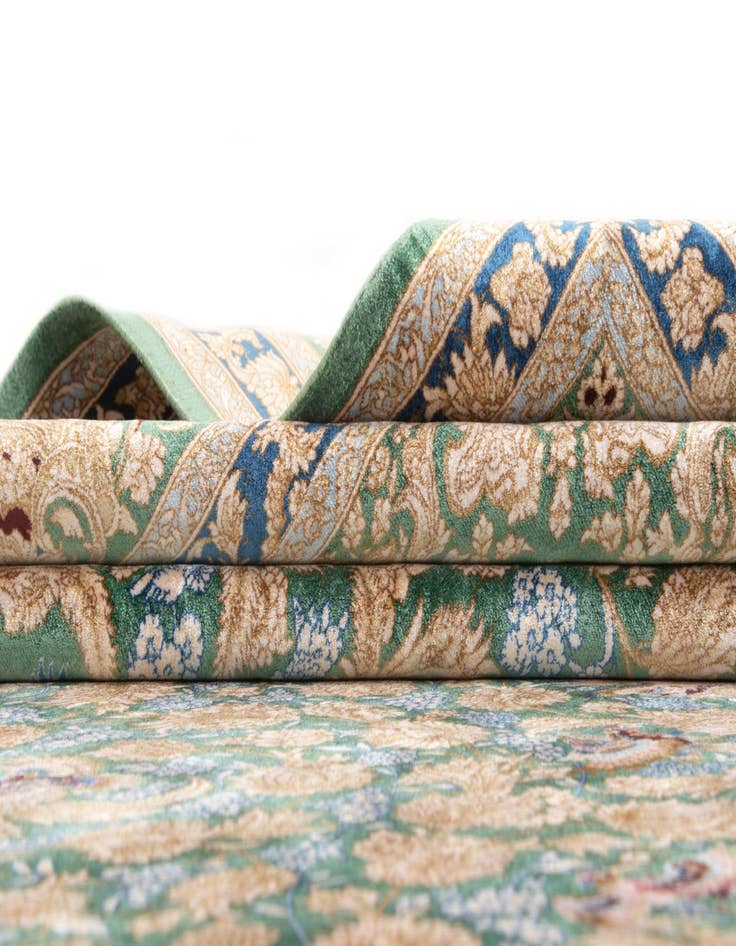 Detail image of  5' 11 x 9' 2 Ghom Design Rug