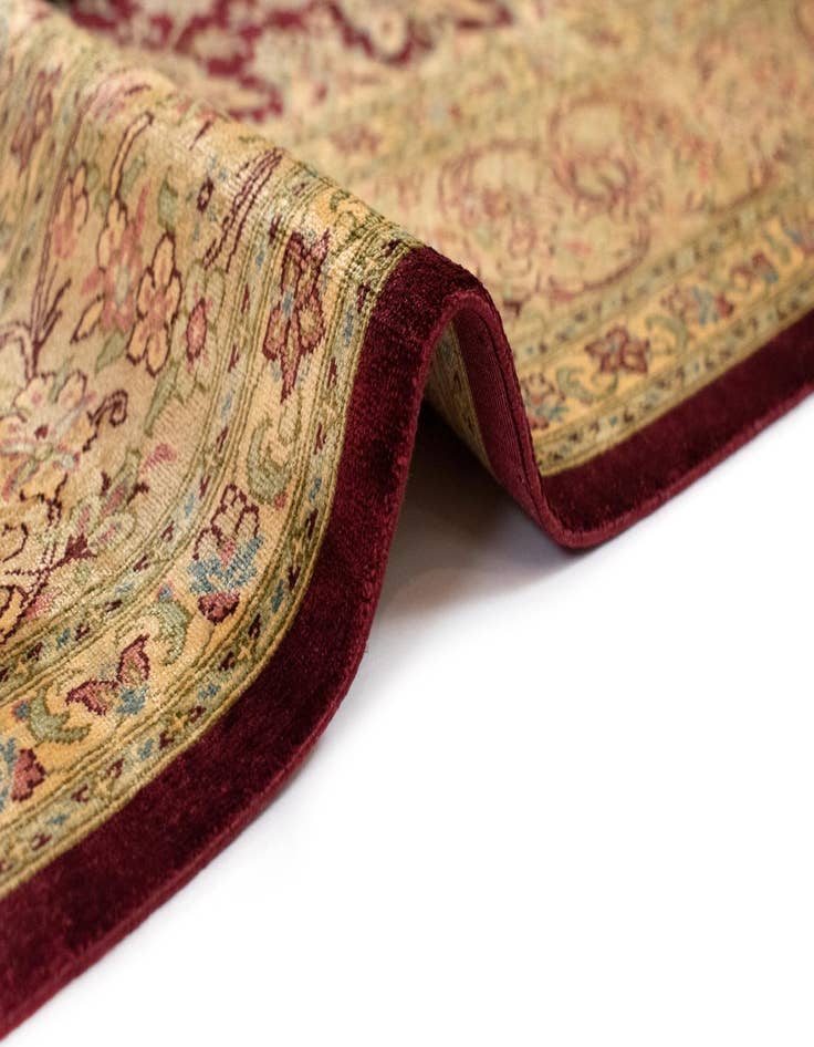 Detail image of  4' 4 x 6' 6 Ghom Silk Rug