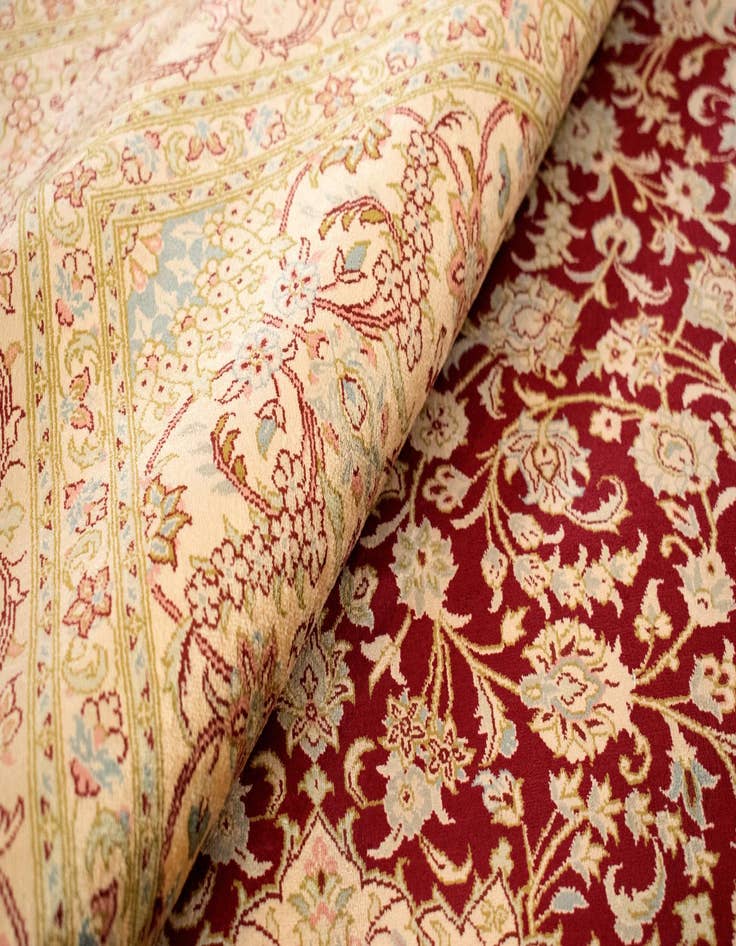 Detail image of  4' 4 x 6' 6 Ghom Silk Rug