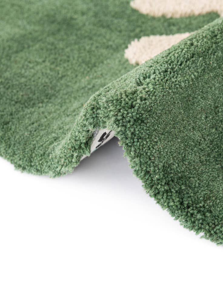 Detail image of  5' 1 x 8' Handtufted Wool Rug