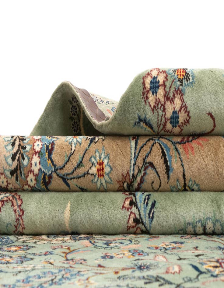 Detail image of  9' 11 x 13' 9 Kashan Rug