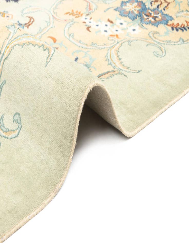 Detail image of  10' 8 x 13' 11 Kashan Rug