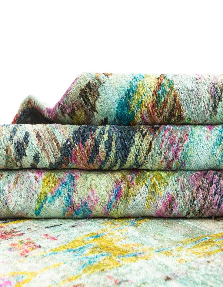 Detail image of  5' 11 x 9' 2  Hand Knotted Kundan Rug