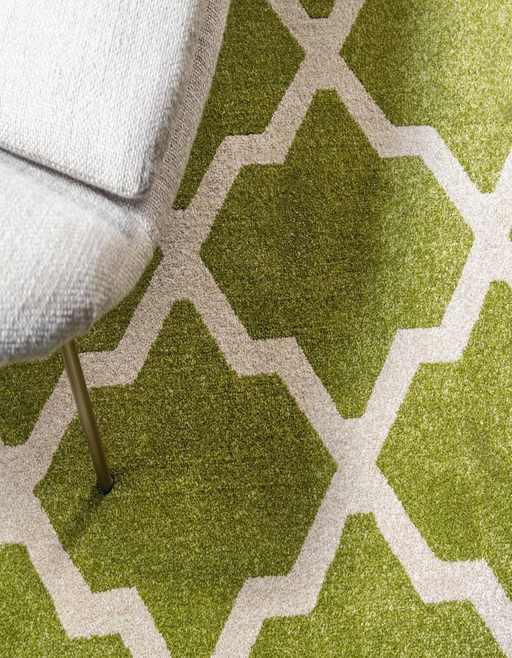 Detail image of 7' x 10' Lattice Rug