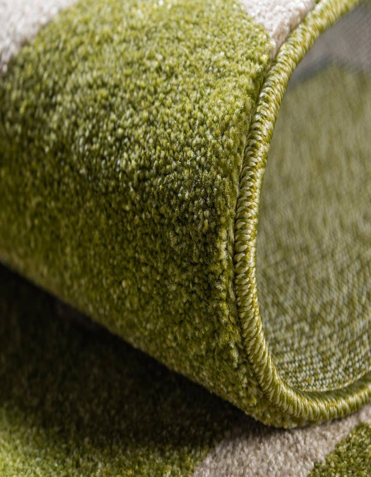 Detail image of 7' x 10' Lattice Rug