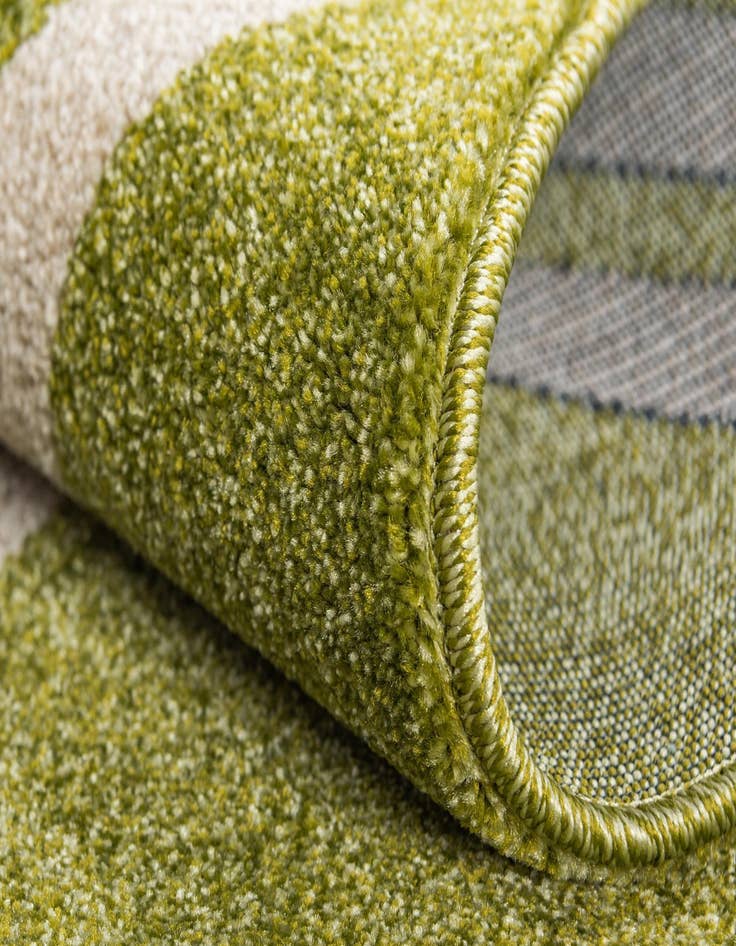 Detail image of  7' x 10' Lattice Rug