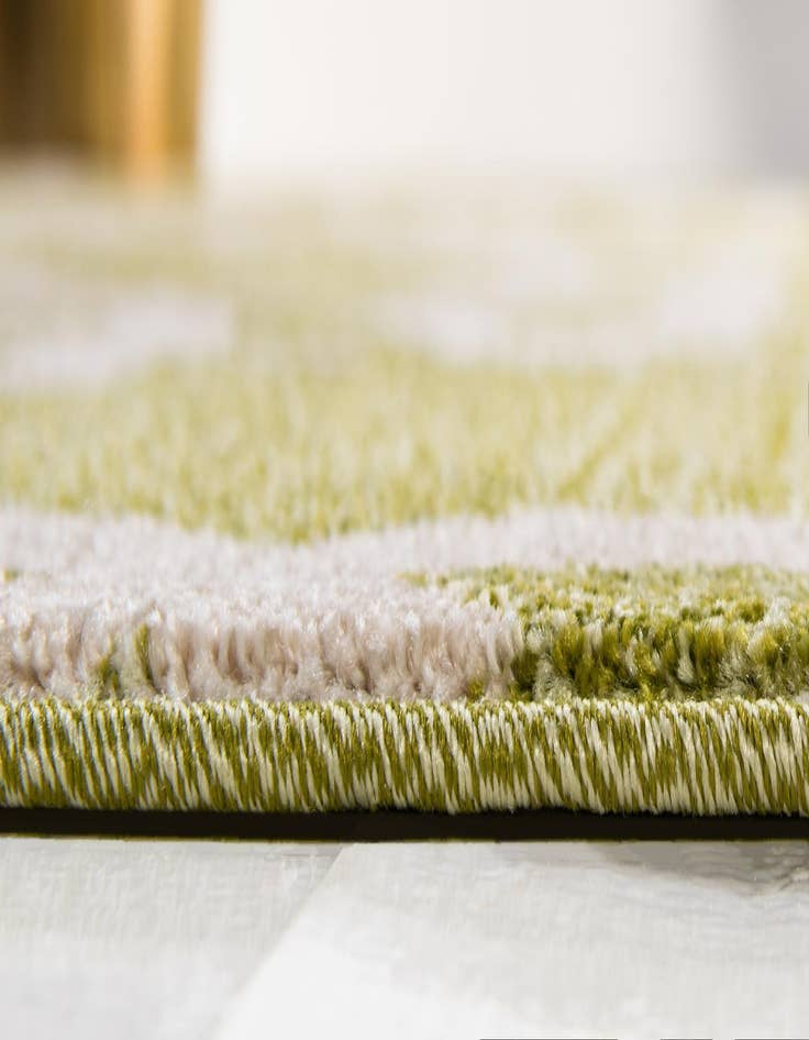 Detail image of  7' x 10' Lattice Rug