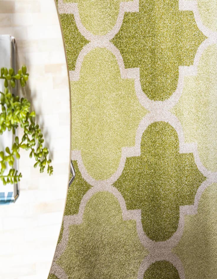 Detail image of  7' x 10' Lattice Rug