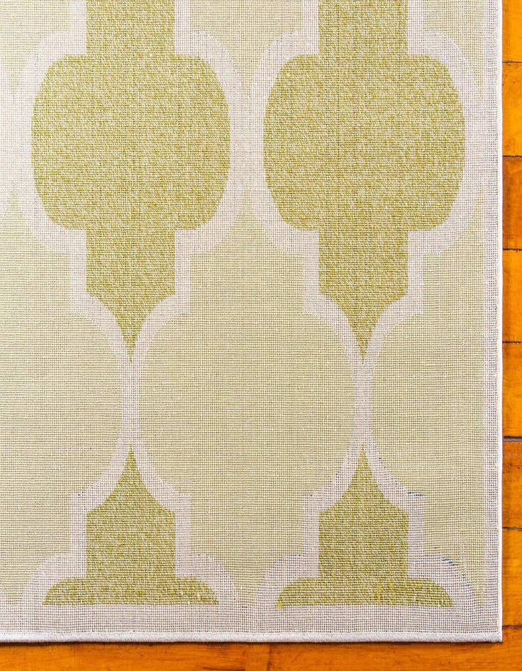 Detail image of  7' x 10' Lattice Rug