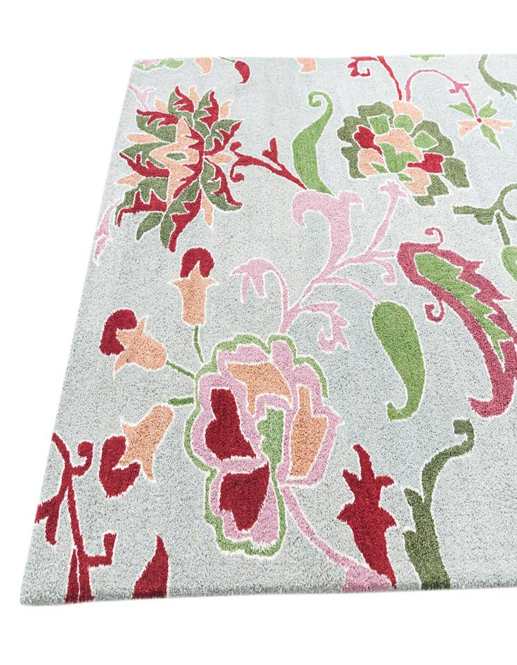 Detail image of  5' 1 x 8' Luna Rug