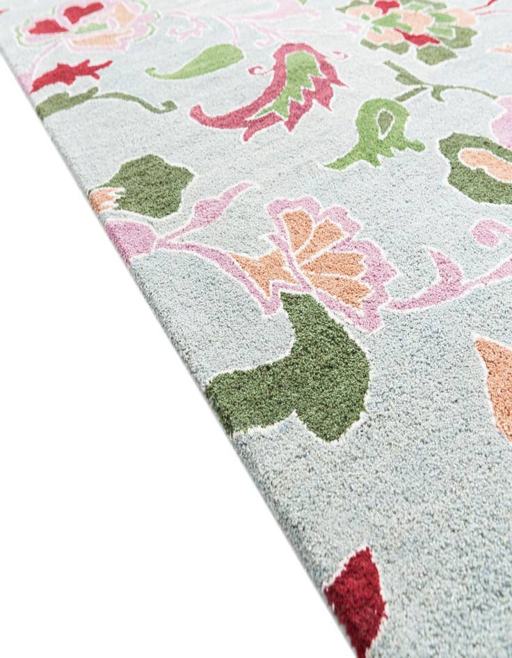 Detail image of  5' 1 x 8' Luna Rug