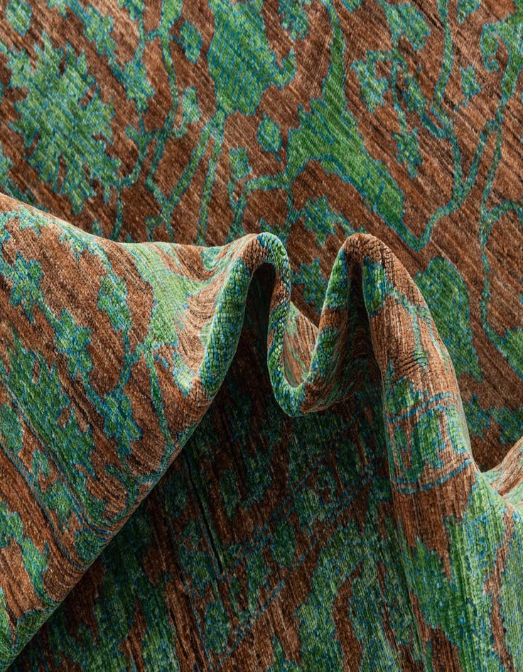 Detail image of  6' 8 x 9' 8  Hand Knotted Mamluk Ziegler Oriental Rug